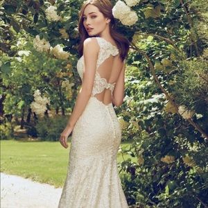 Lace wedding dress